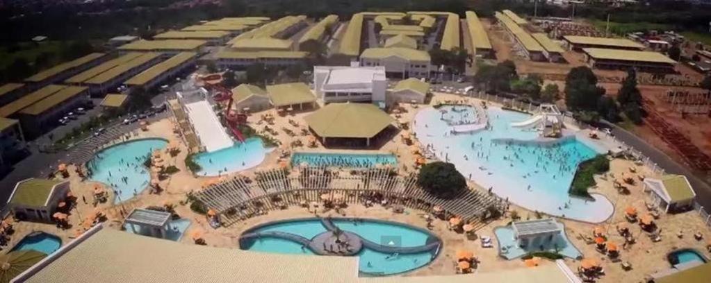 L'acqua Diroma - Suítes confortáveis - Park aquático 24 horas com Piscina de Ondas Caldas Novas Exterior foto