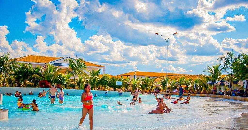 L'acqua Diroma - Suítes confortáveis - Park aquático 24 horas com Piscina de Ondas Caldas Novas Exterior foto