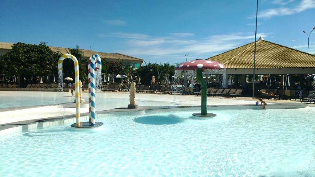 L'acqua Diroma - Suítes confortáveis - Park aquático 24 horas com Piscina de Ondas Caldas Novas Exterior foto