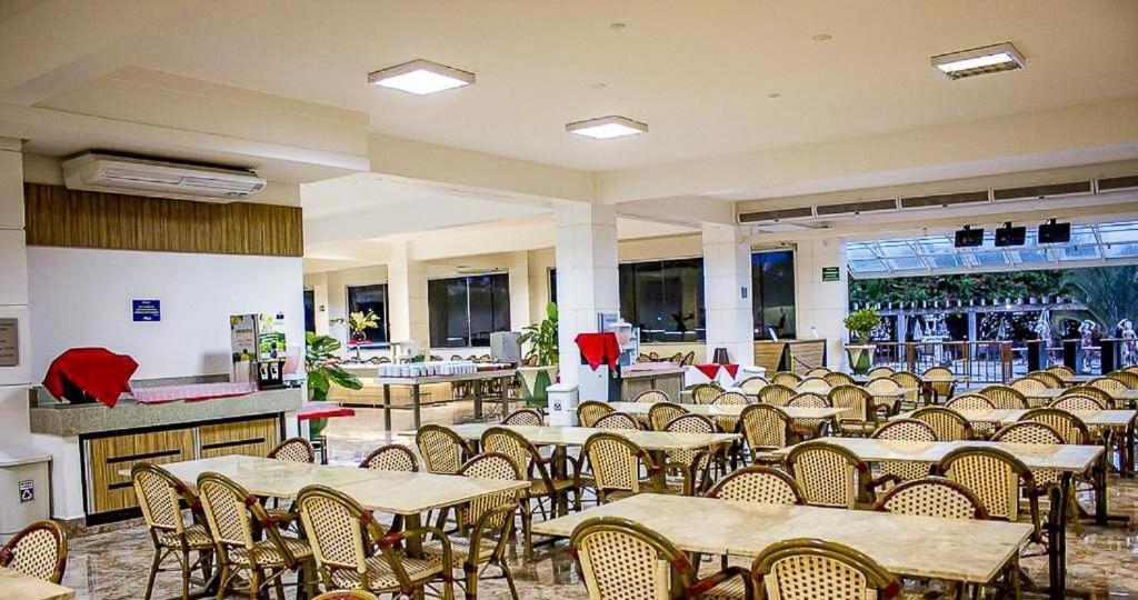 L'acqua Diroma - Suítes confortáveis - Park aquático 24 horas com Piscina de Ondas Caldas Novas Exterior foto